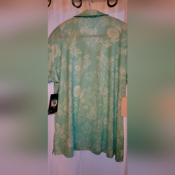 * 2 NIKE NWT Women's Golf T shirts - Picture 2 of 5